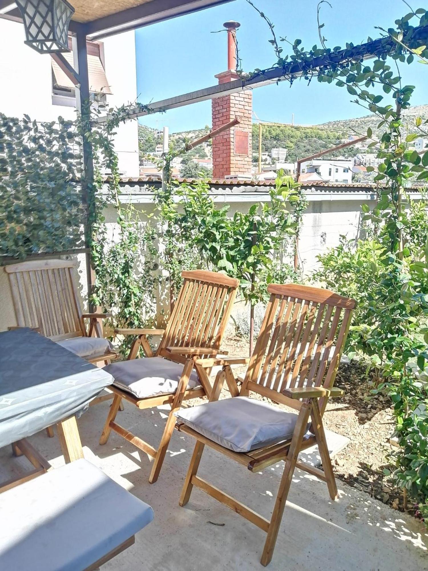 Apartments Kursan Seget Vranjica Eksteriør bilde